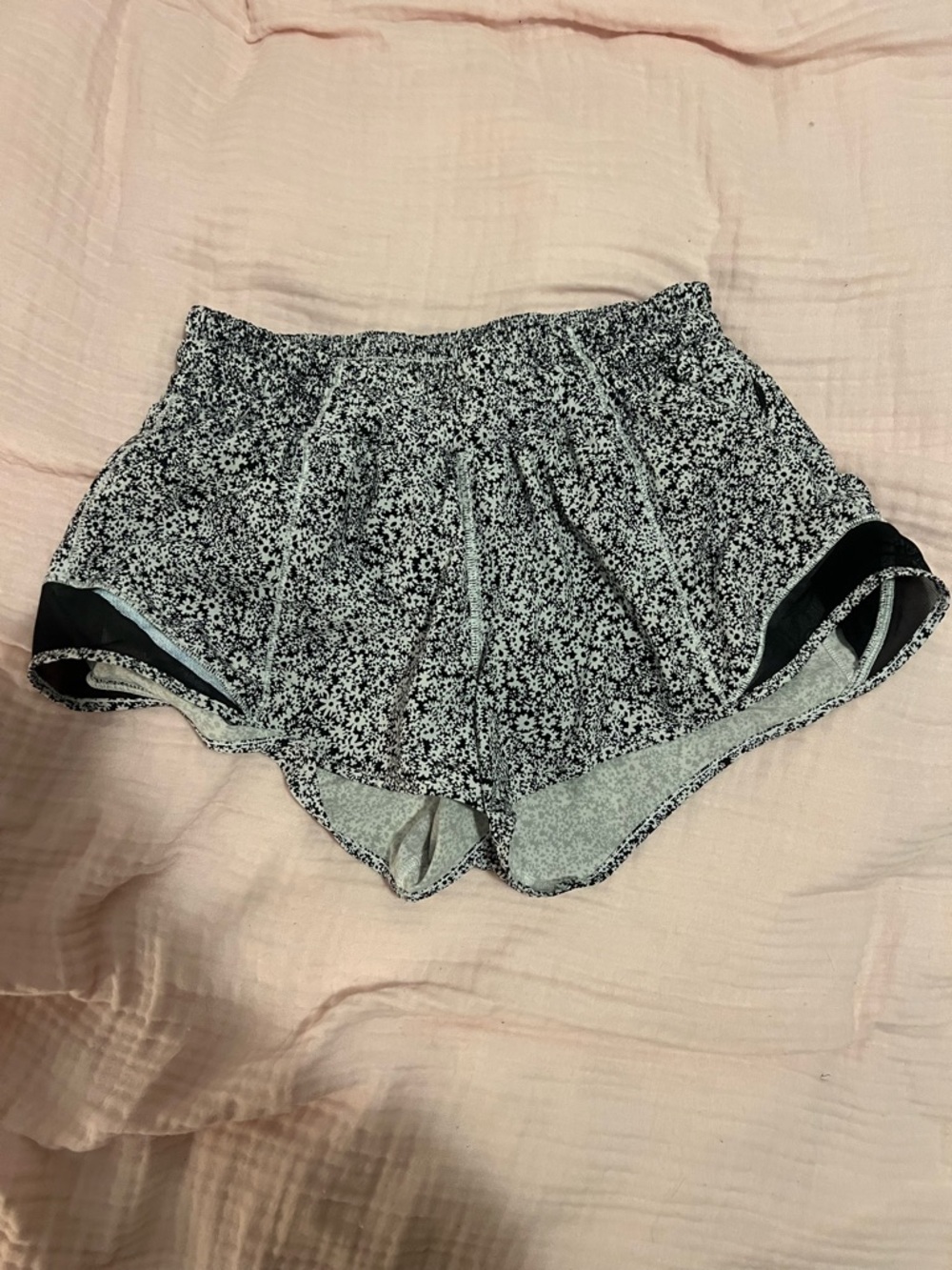 Lululemon floral hotty hot short